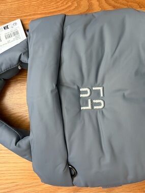 Lululemon On My Level Tote Small - Puffy